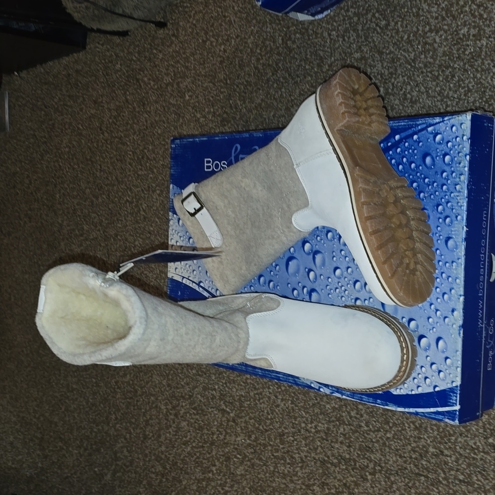 Bos. & Co. Women's boots size 6 color cream